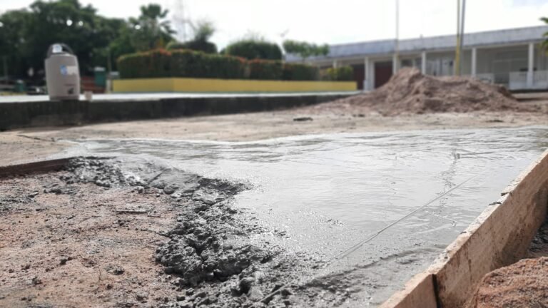 Iniciado os trabalhos de recuperação e revitalização da praça de Santo Antônio para as festividades do mês de junho.