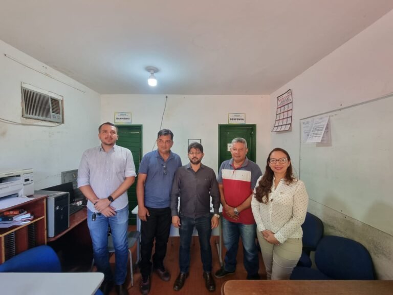 As Secretarias de Agricultura e de Pesca, realizaram uma reunião visando fortalecer o setor agropecuário e pesqueiro.