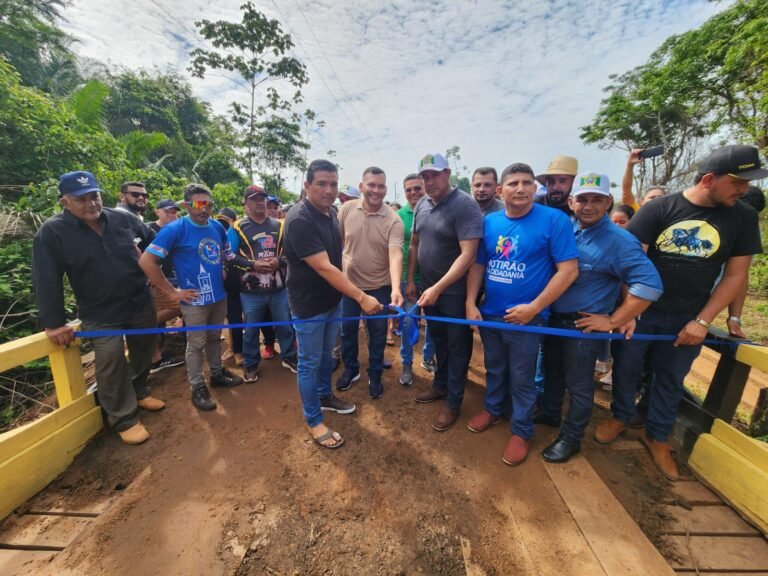 Entrega da ponte da Comunidade Pedra Redonda.